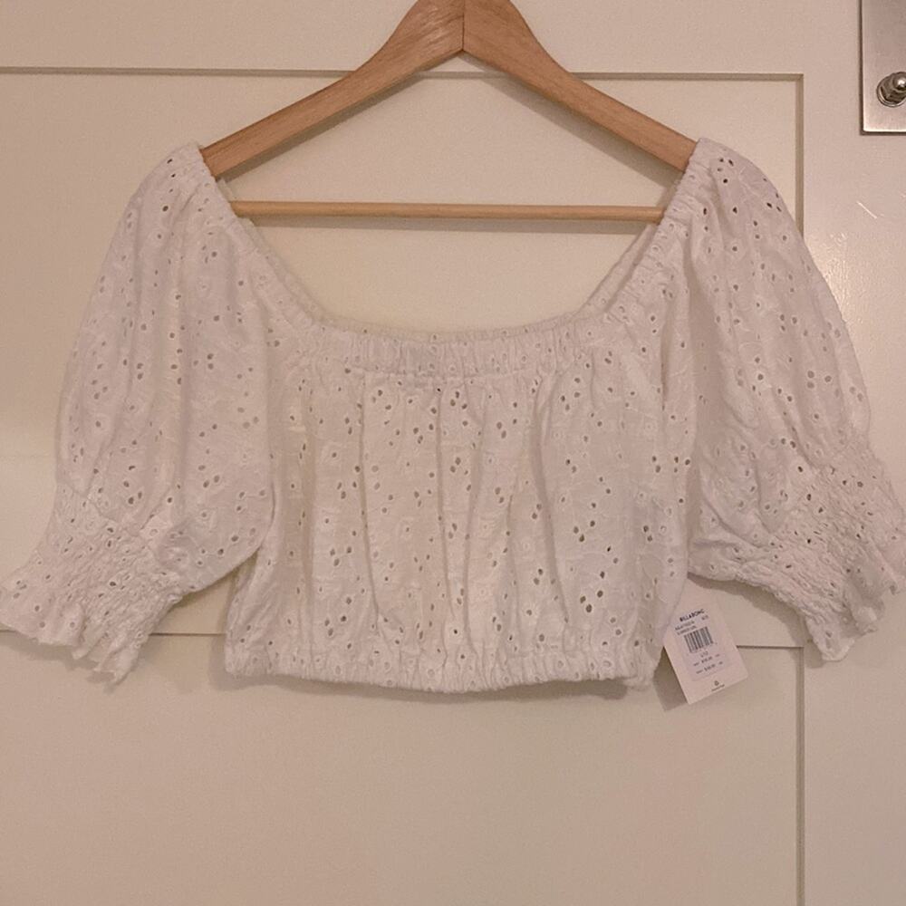 $65 L NWT Eyelet Billabong Smocked Crop Top